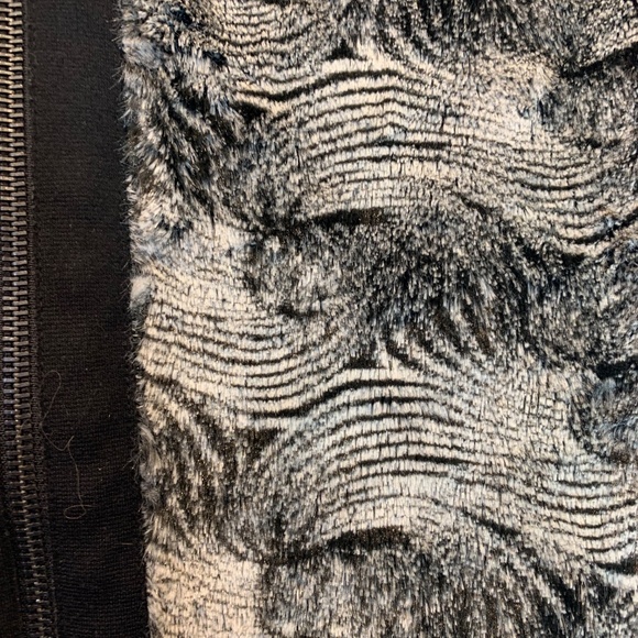 Alfred Dunner – Zip-Up Textured Top - Picture 5 of 6